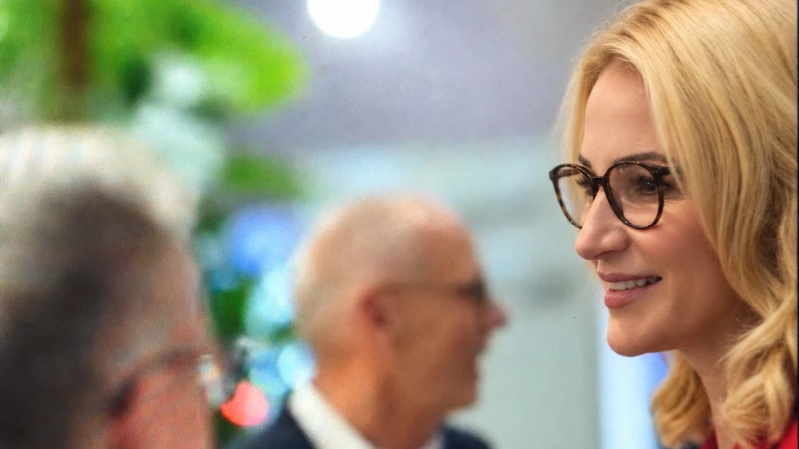 Anna Hermann im Gespräch auf einer Branchenveranstaltung